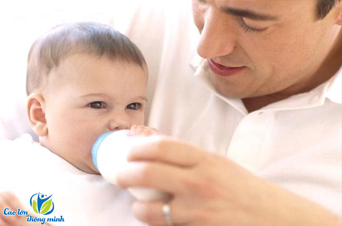 Trẻ thiếu canxi nên uống sữa gì?